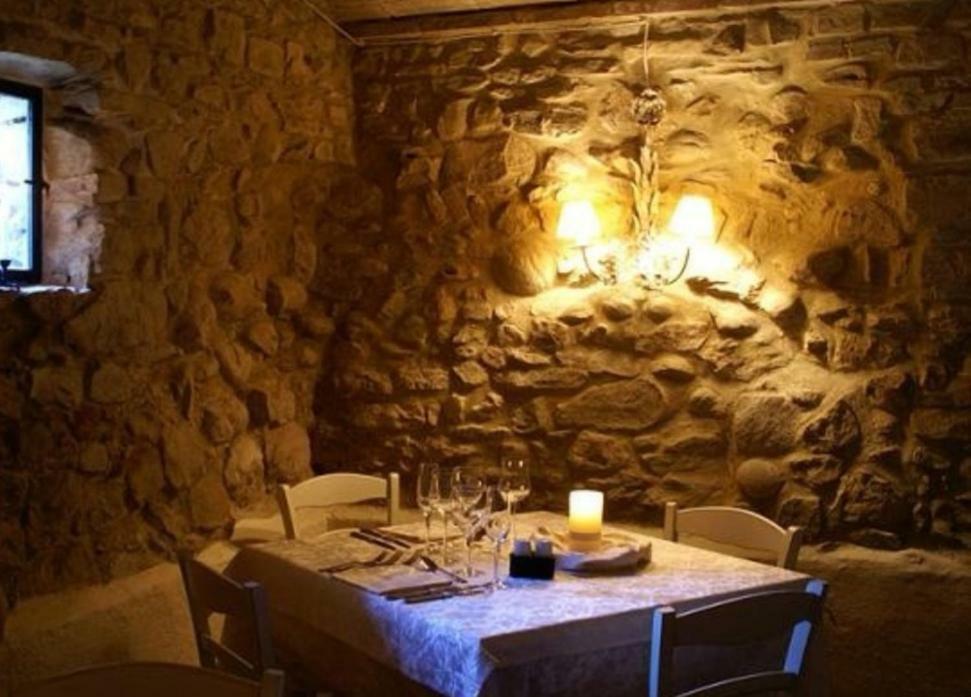 Castello Di Albereto Hotel Trarivi Buitenkant foto