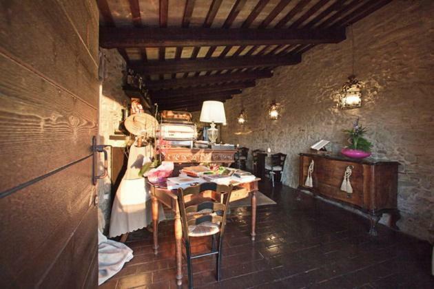 Castello Di Albereto Hotel Trarivi Buitenkant foto