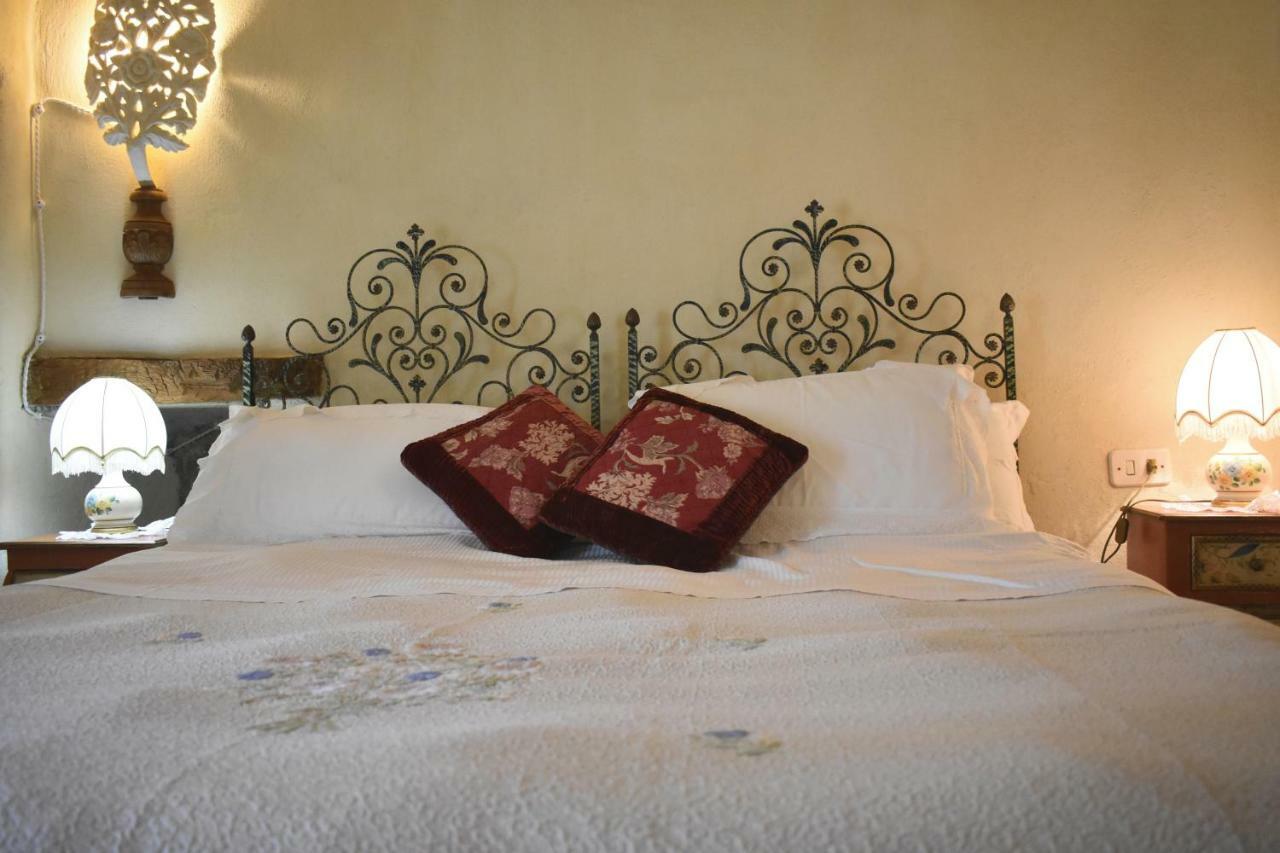 Castello Di Albereto Hotel Trarivi Buitenkant foto