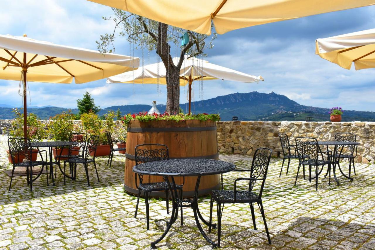 Castello Di Albereto Hotel Trarivi Buitenkant foto