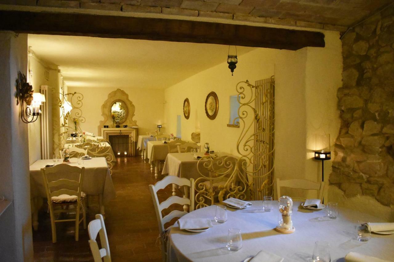 Castello Di Albereto Hotel Trarivi Buitenkant foto