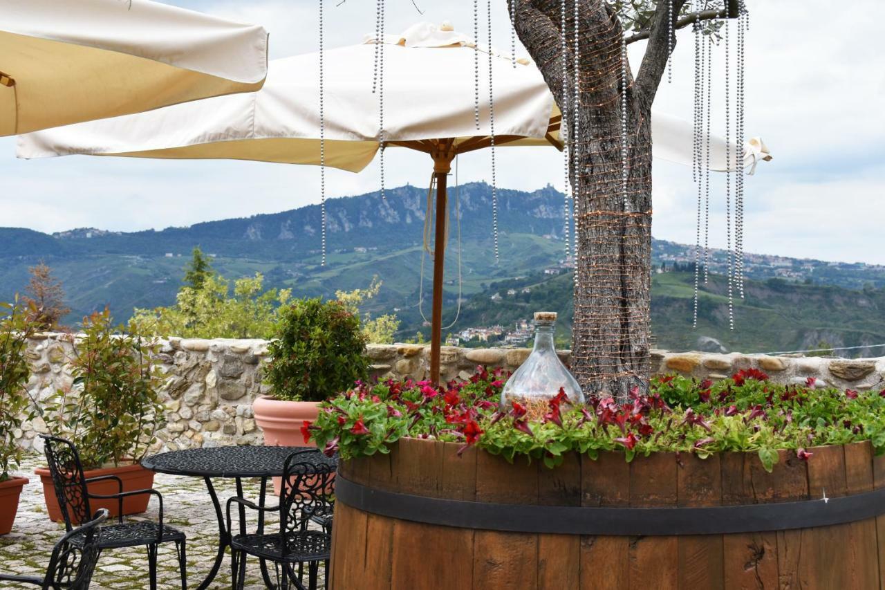 Castello Di Albereto Hotel Trarivi Buitenkant foto