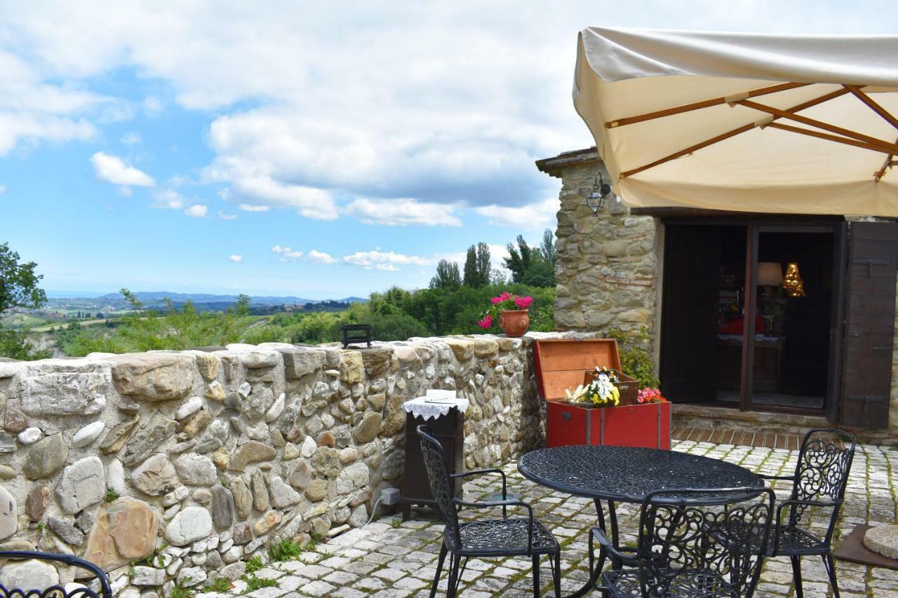 Castello Di Albereto Hotel Trarivi Buitenkant foto